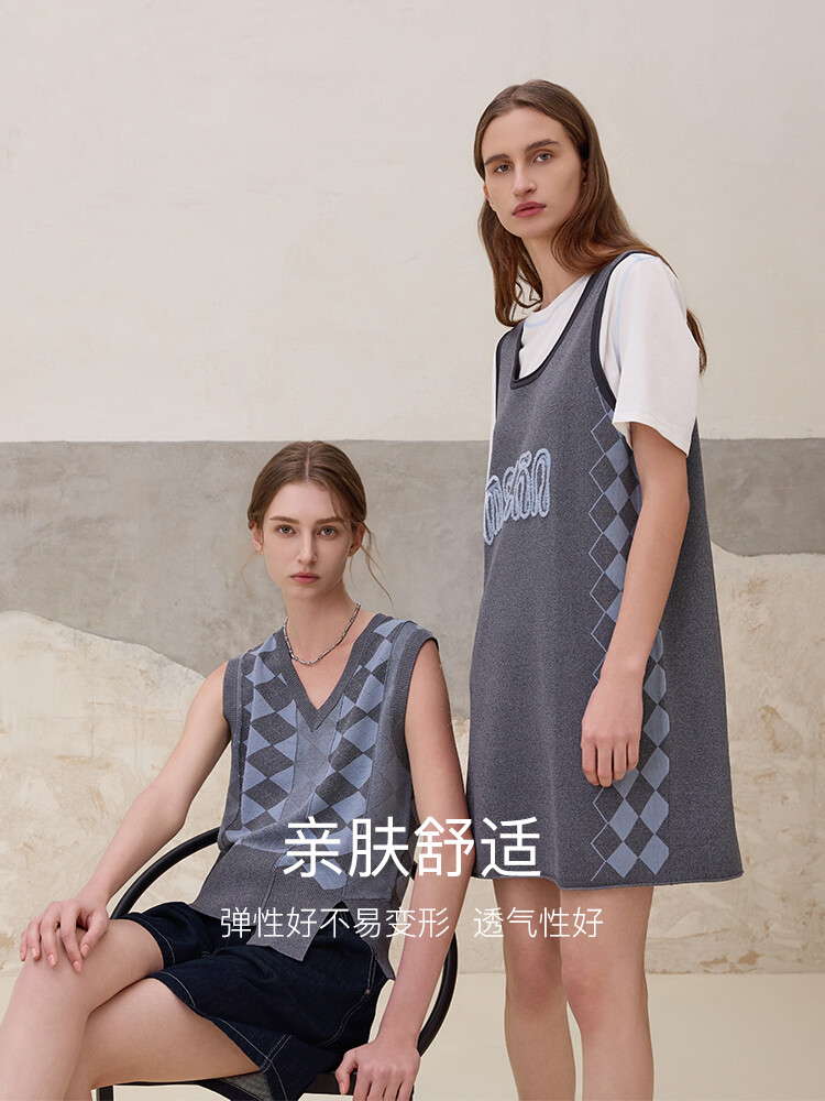 Платье Mslan с круглым вырезом и принтом, серый
Платье Mslan с круглым вырезом и принтом, серый