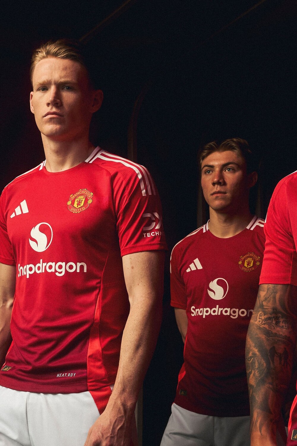 Домашняя футболка Manchester United 24/25 Adidas, красный
Домашняя футболка Manchester United 24/25 Adidas, красный