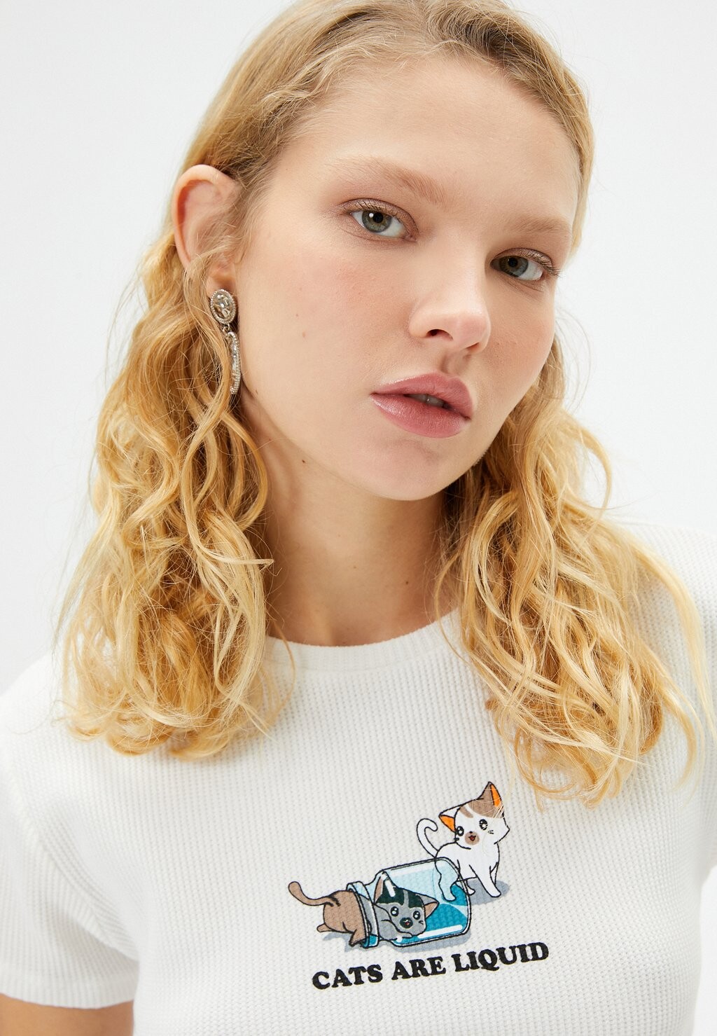 Футболка с принтом CAT CROP SHORT SLEEVE CREW NECK SLIM FIT Koton, белый
Футболка с принтом CAT CROP SHORT SLEEVE CREW NECK SLIM FIT Koton, белый