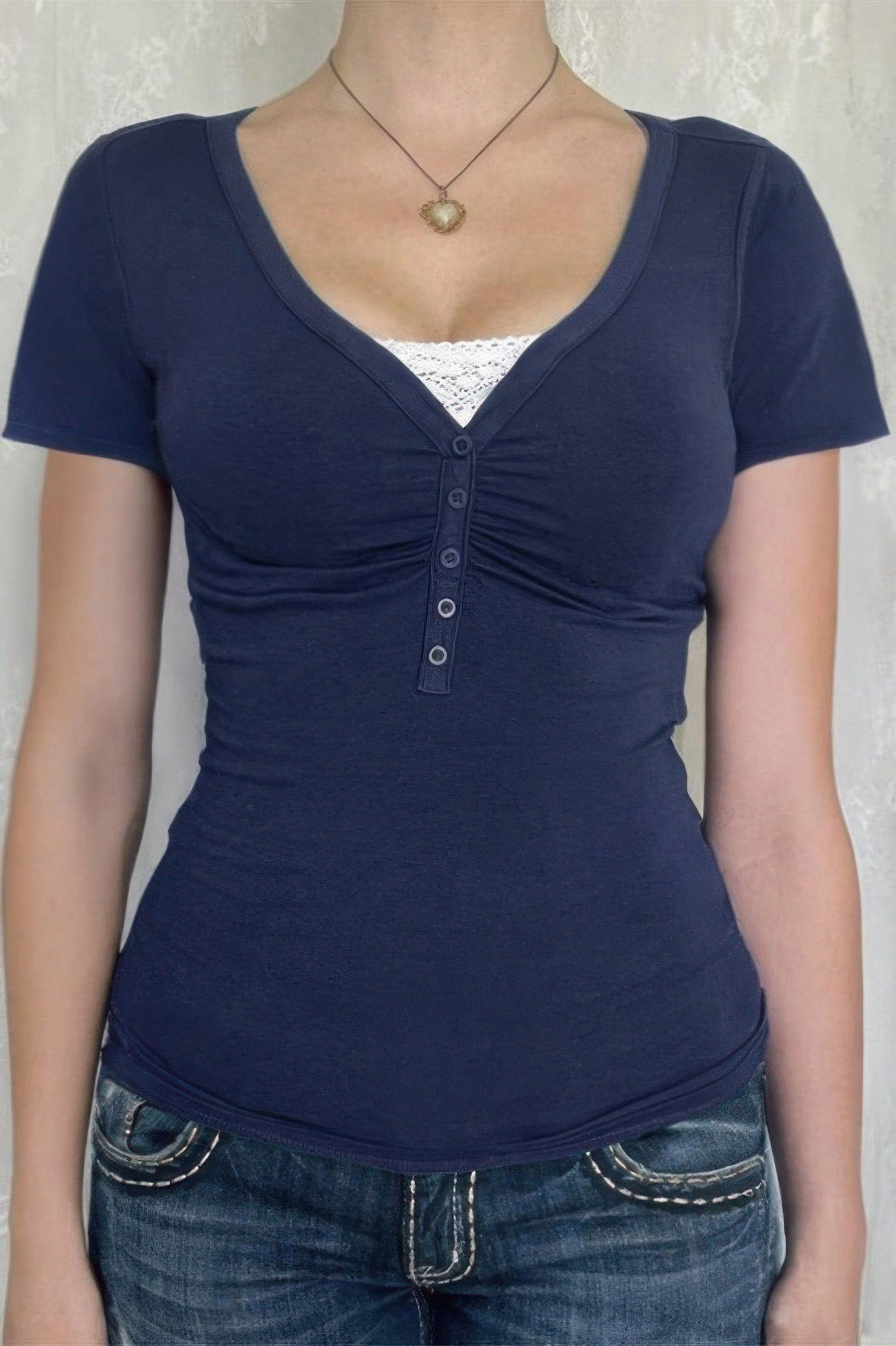 V-образный вырез цельнокроеный кружевная вставка пуговица приталенная рубашка TRUEDAMES, темно-синий
V-образный вырез цельнокроеный кружевная вставка пуговица приталенная рубашка TRUEDAMES, темно-синий