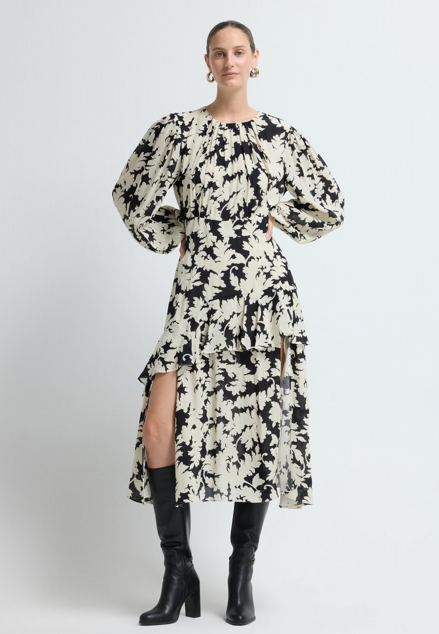 Платье adL Day dress, Printed Black /Black
Платье adL Day dress, Printed Black /Black