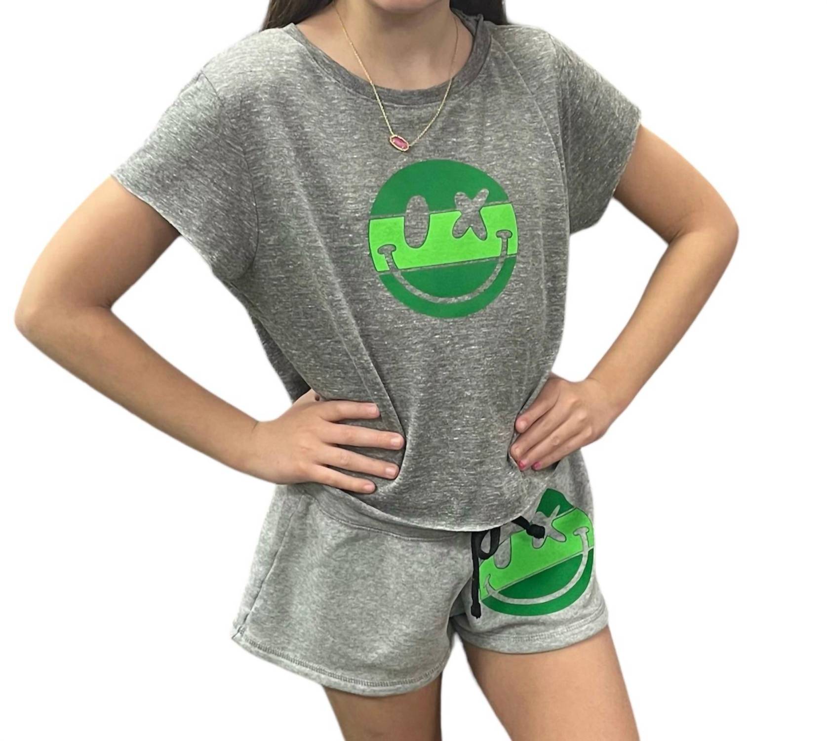 Футболка со смайликами-бойфрендами зеленого цвета Love Junkie
Футболка со смайликами-бойфрендами зеленого цвета Love Junkie