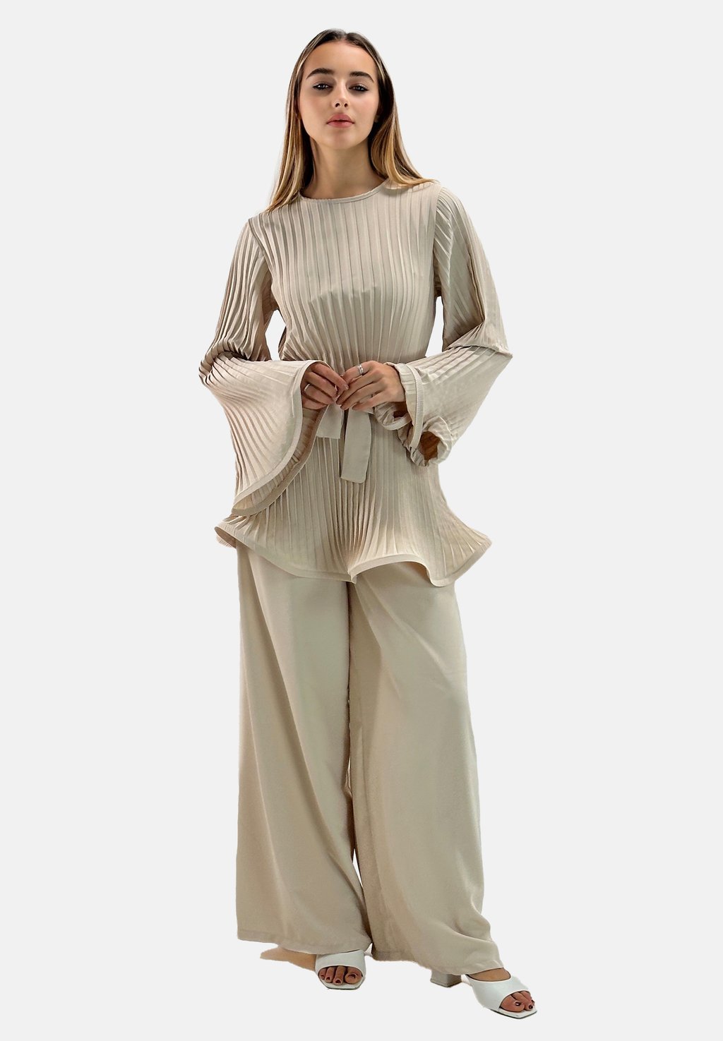 Блуза SET - Trousers Elara, бежевый
Блуза SET - Trousers Elara, бежевый