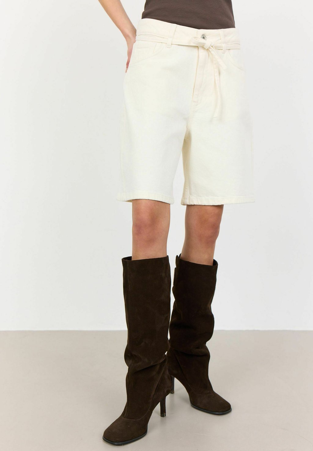 Джинсовые шорты LR-KOSA 10 Levete Room, белый
Джинсовые шорты LR-KOSA 10 Levete Room, белый