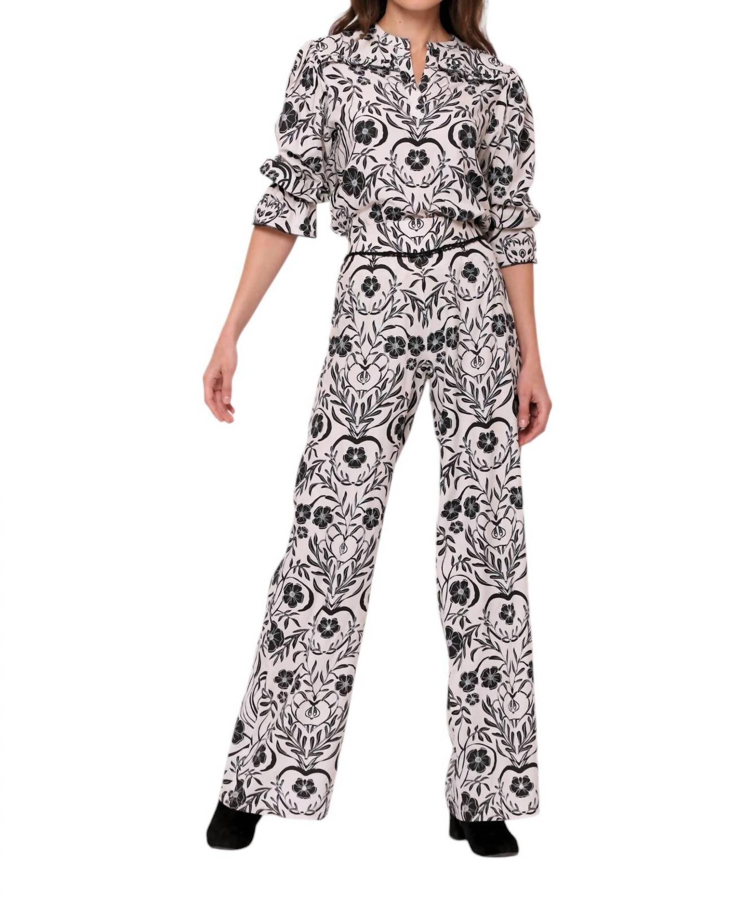 Брюки Teresa в цвете Orchard Black BEYOND by Vera
Брюки Teresa в цвете Orchard Black BEYOND by Vera