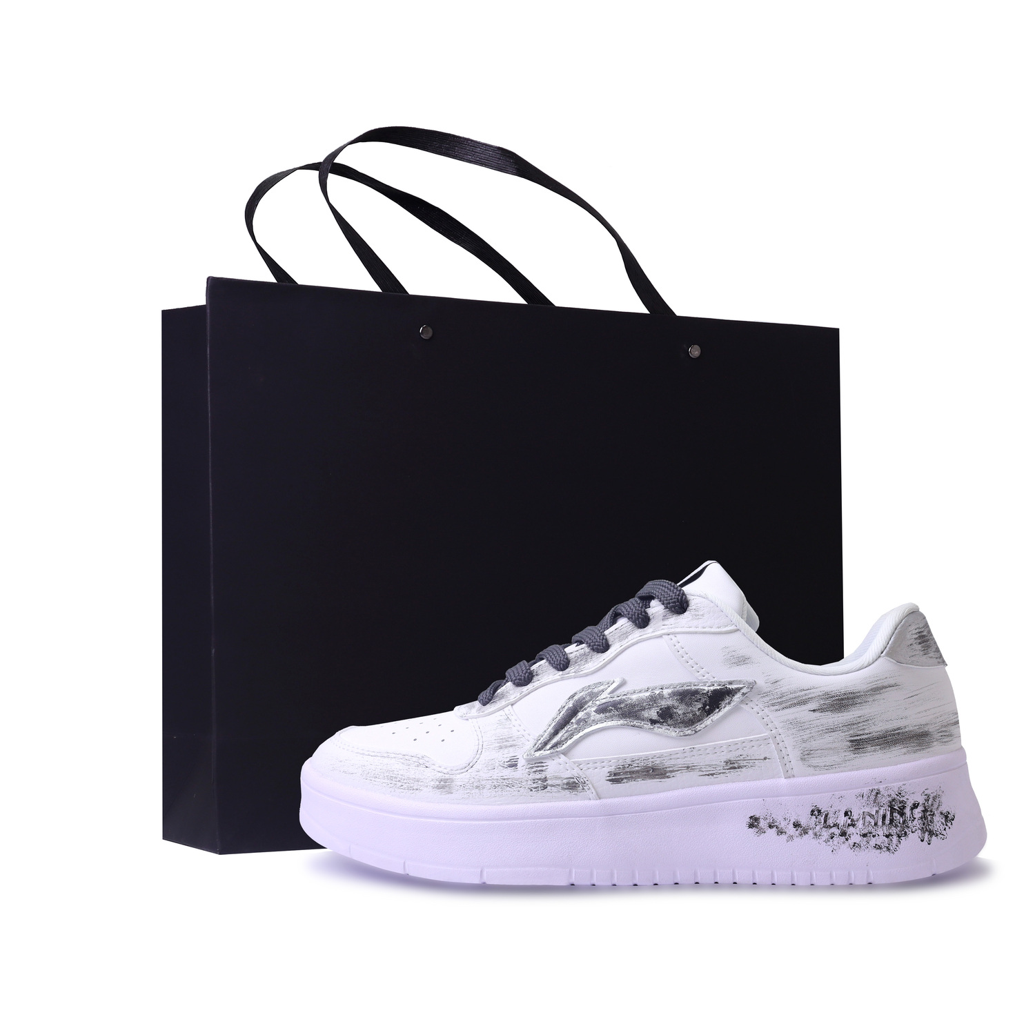 LINING Лининг Понтон Боутс устойчивые к истиранию, легкие и дышащие лоу-топ скейтбордские кроссовки унисекс черный белый серый, цвет Black White Gray 
LINING Лининг Понтон Боутс устойчивые к истиранию, легкие и дышащие лоу-топ скейтбордские кроссовки унисекс черный белый серый, цвет Black White Gray