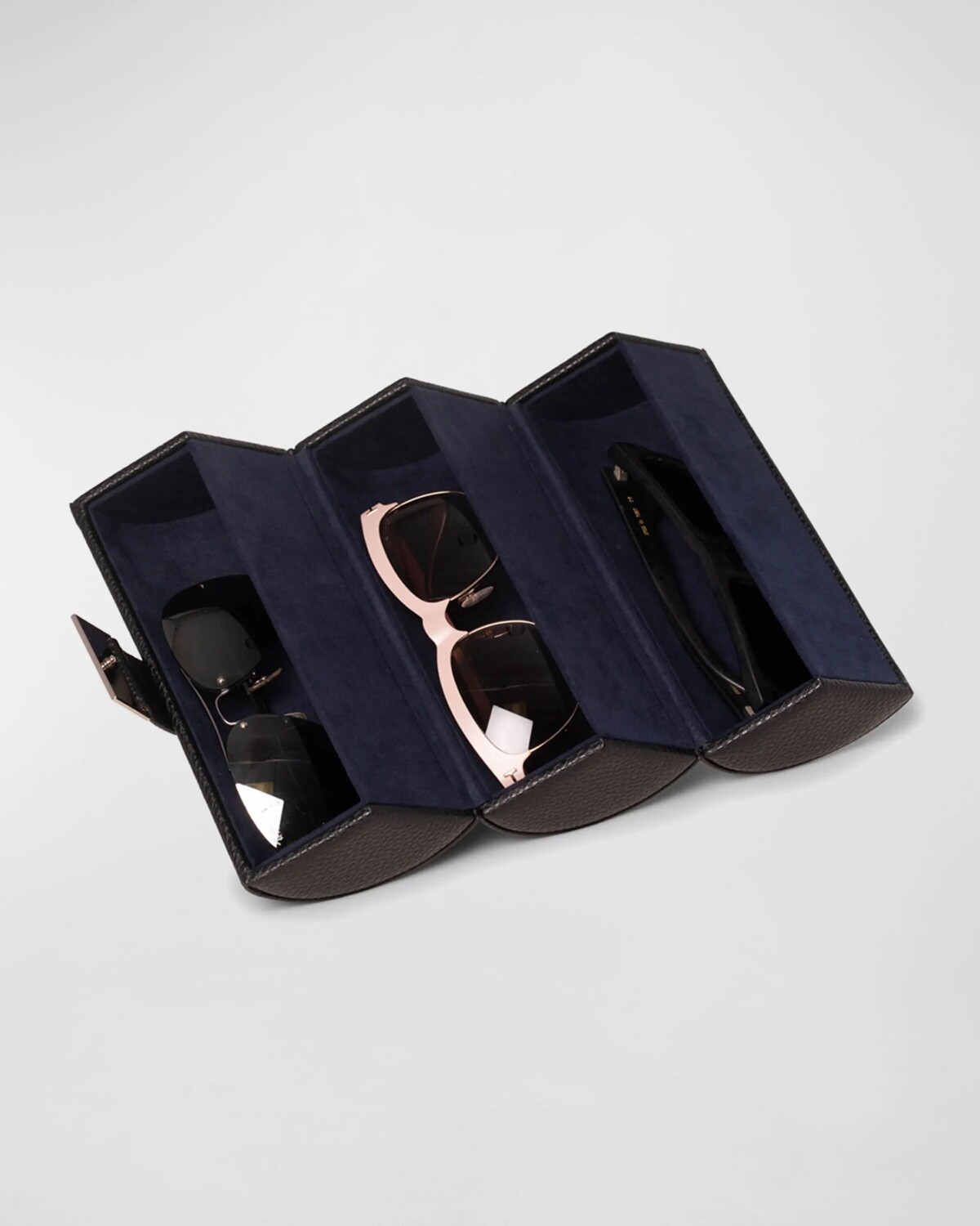 Мужские кожаные солнцезащитные очки в рулоне для путешествий Bey-Berk, цвет Black
Мужские кожаные солнцезащитные очки в рулоне для путешествий Bey-Berk, цвет Black