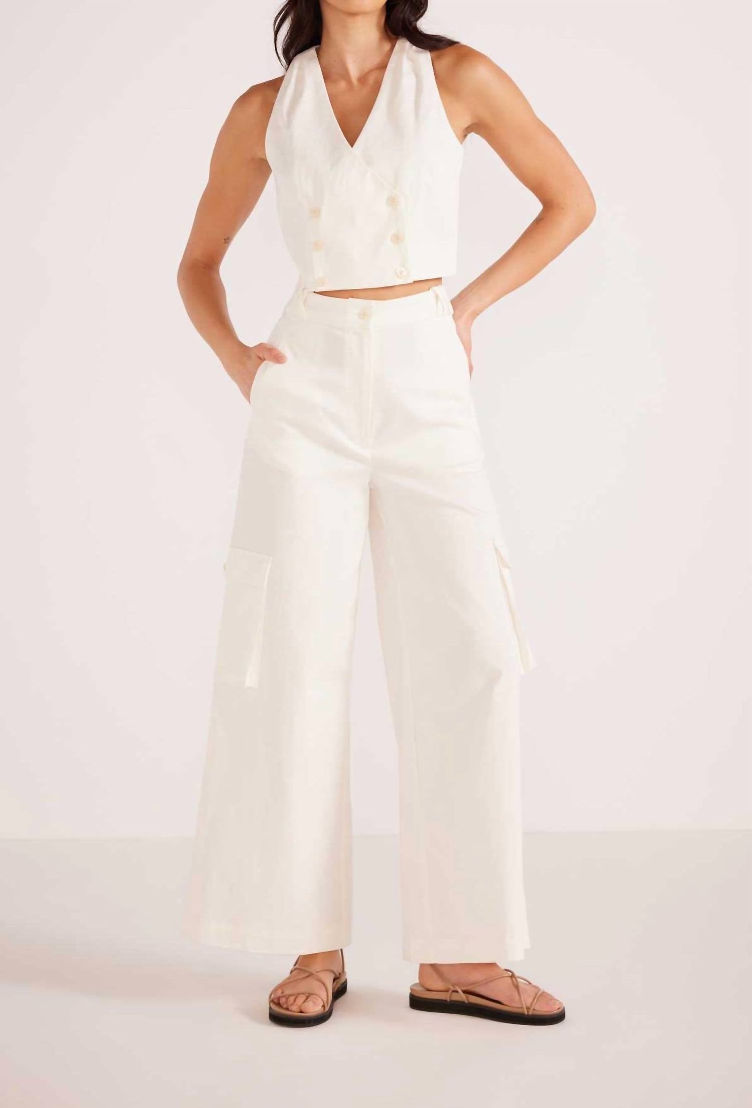 Лотти жилет с воротником-галстуком в белом цвете MINKPINK
Лотти жилет с воротником-галстуком в белом цвете MINKPINK