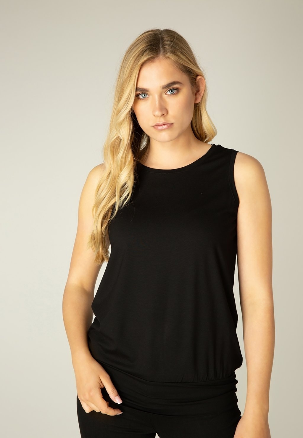 Топ YASMIN BASE LEVEL, черный 
Топ YASMIN BASE LEVEL, черный