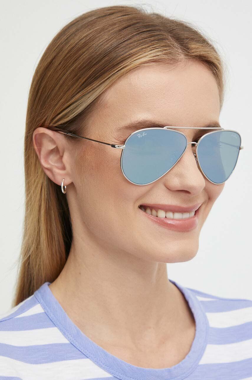 Солнцезащитные очки Ray-Ban 0RBR0101S, серебряный
Солнцезащитные очки Ray-Ban 0RBR0101S, серебряный