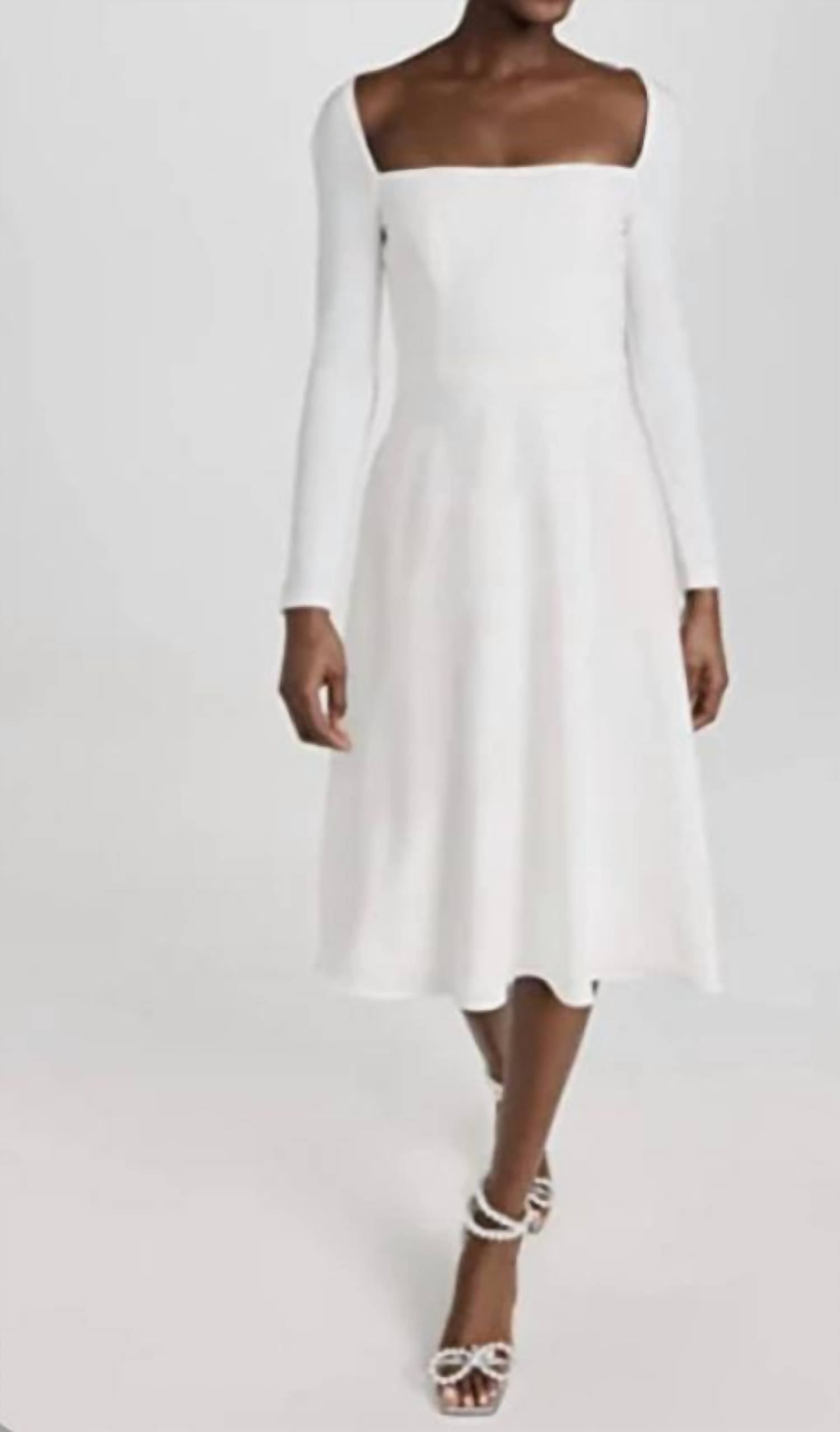 Платье Lake в жемчуге Black Halo, цвет pearl
Платье Lake в жемчуге Black Halo, цвет pearl