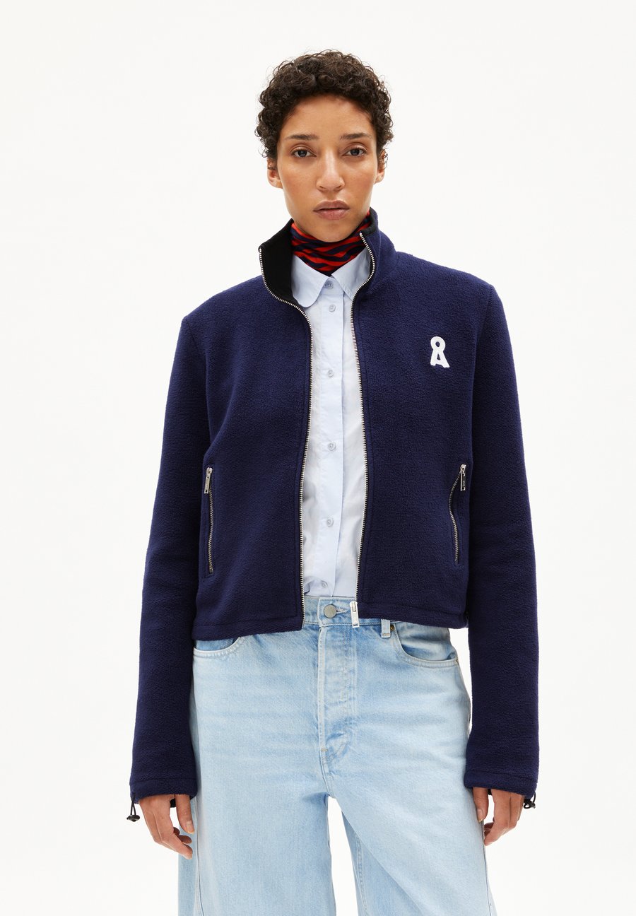 Флисовая куртка ARMEDANGELS ICONIC Å ALANKAA, Tinted Navy/Dark Blue
Флисовая куртка ARMEDANGELS ICONIC Å ALANKAA, Tinted Navy/Dark Blue