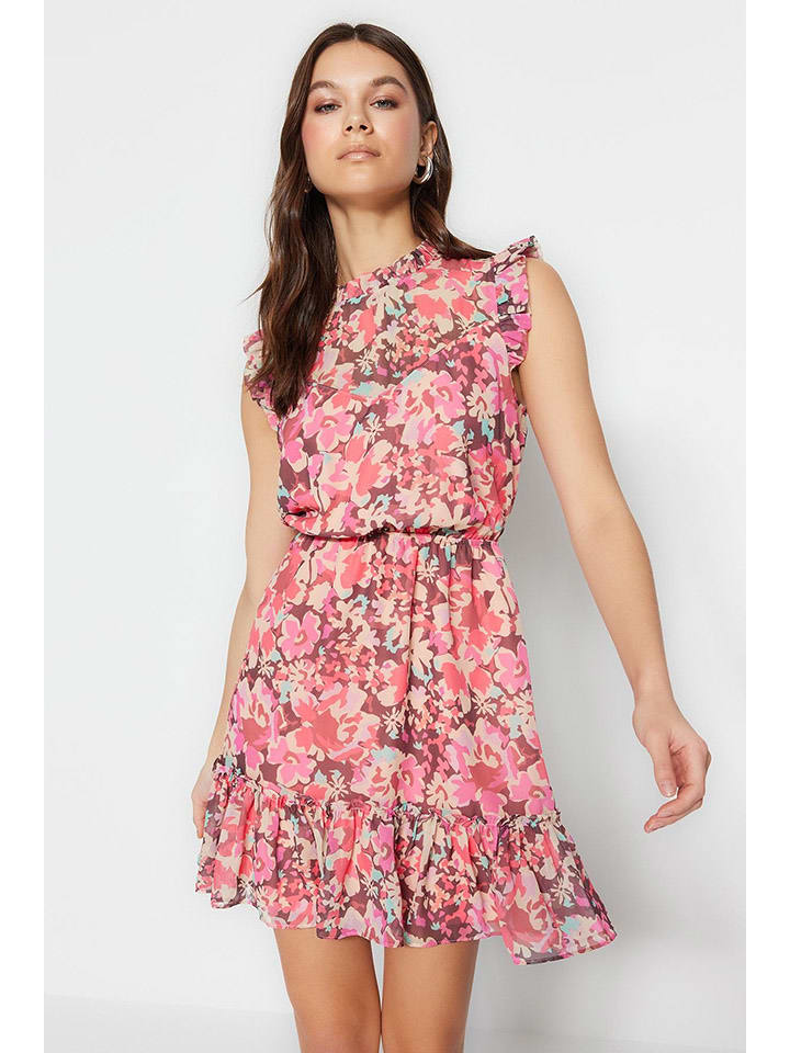 Короткое платье trendyol
Короткое платье trendyol