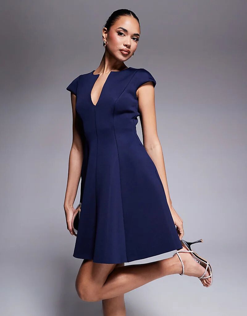 Платье-мини с рукавами-крылышками и глубоким V-образным вырезом темно-синего цвета Goddiva
Платье-мини с рукавами-крылышками и глубоким V-образным вырезом темно-синего цвета Goddiva