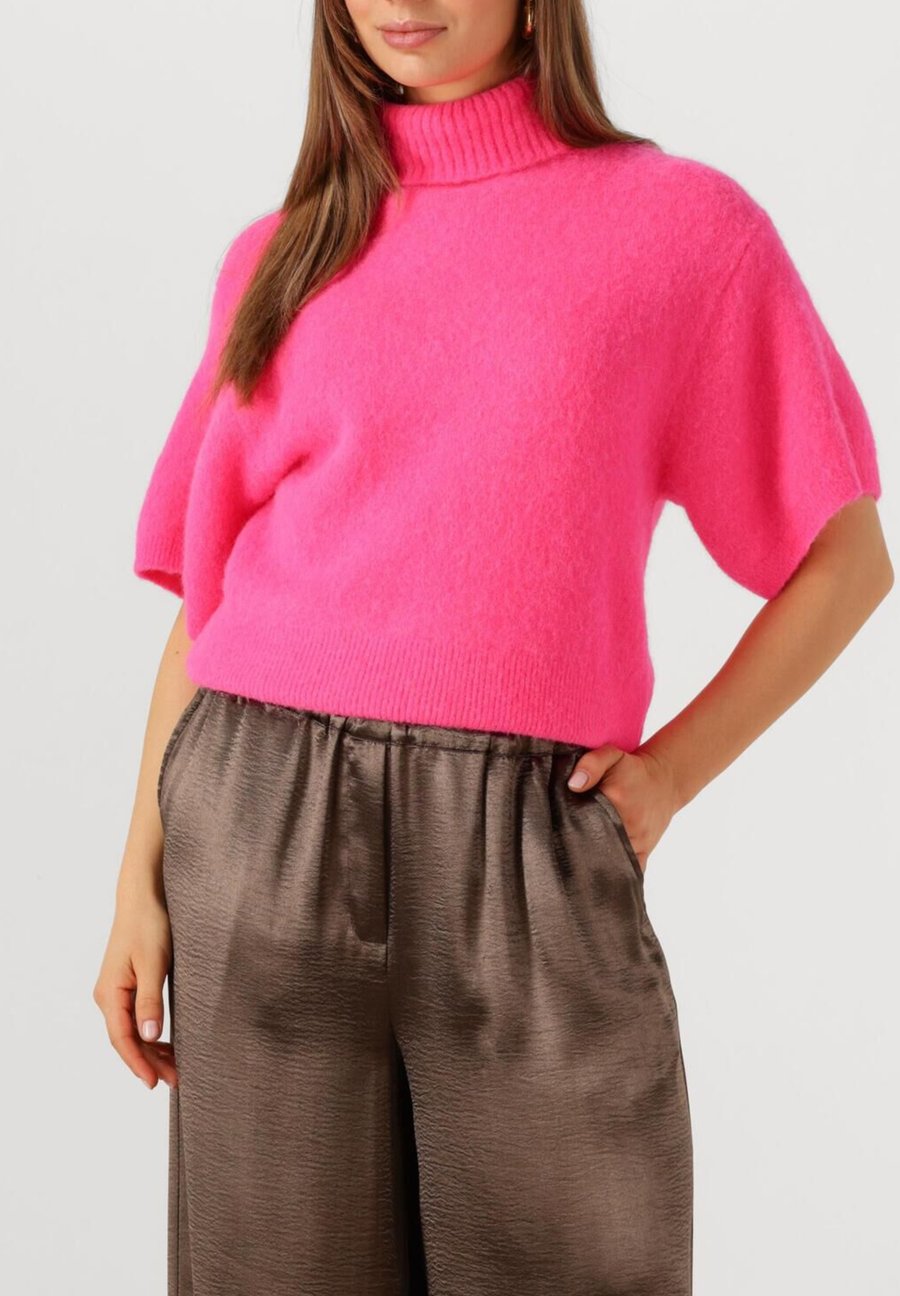 Футболка Notre-V Basic T-shirt, Superpink T/Pink
Футболка Notre-V Basic T-shirt, Superpink T/Pink