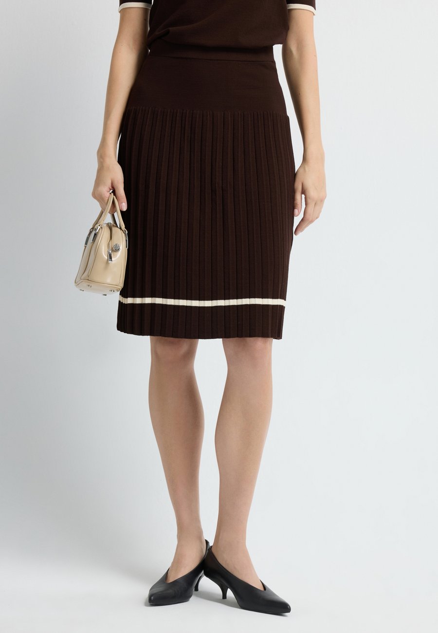 Юбка adL Pleated skirt, Brown
Юбка adL Pleated skirt, Brown