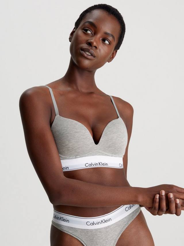 Современный хлопковый бюстгальтер пуш-ап с косточками и эффектом плейнж Calvin Klein, Heather Grey
Современный хлопковый бюстгальтер пуш-ап с косточками и эффектом плейнж Calvin Klein, Heather Grey