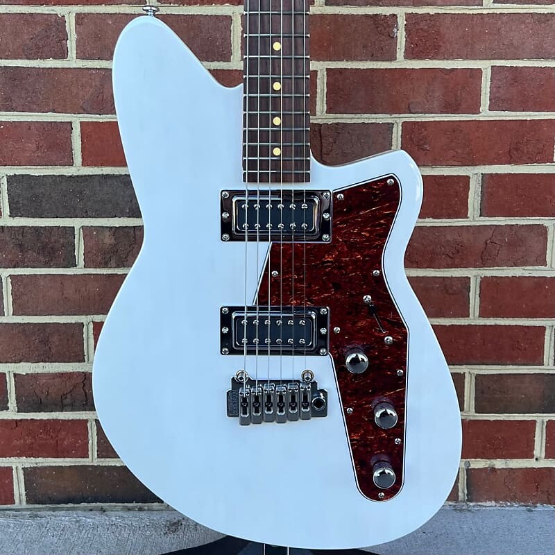 Электрогитара Reverend Jetstream RB, Transparent White, Korina Body, Roasted Maple Neck, Rosewood Fretboard, Locking Tuners
Электрогитара Reverend Jetstream RB, Transparent White, Korina Body, Roasted Maple Neck, Rosewood Fretboard, Locking Tuners
