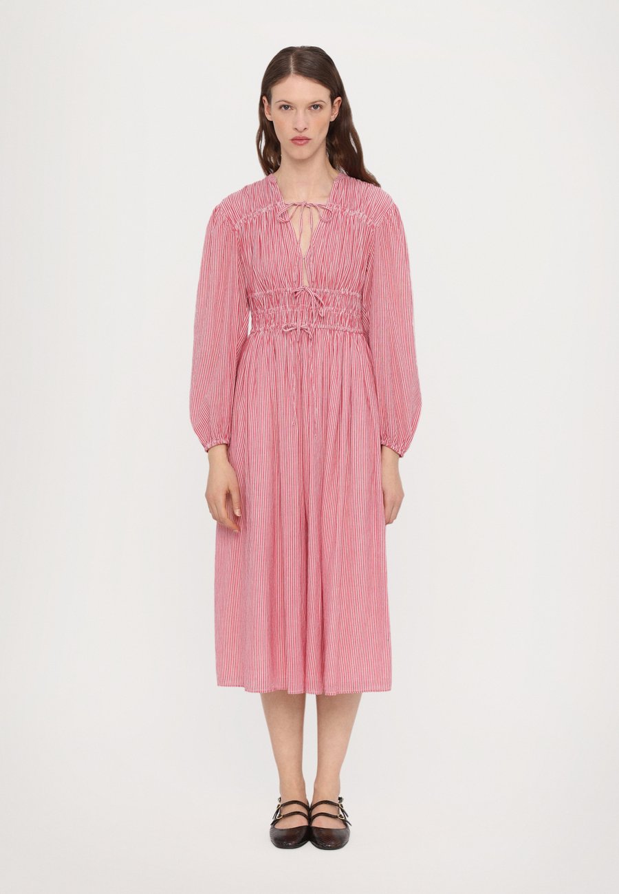 Платье MILLE NORA DRESS, Tango/Red
Платье MILLE NORA DRESS, Tango/Red