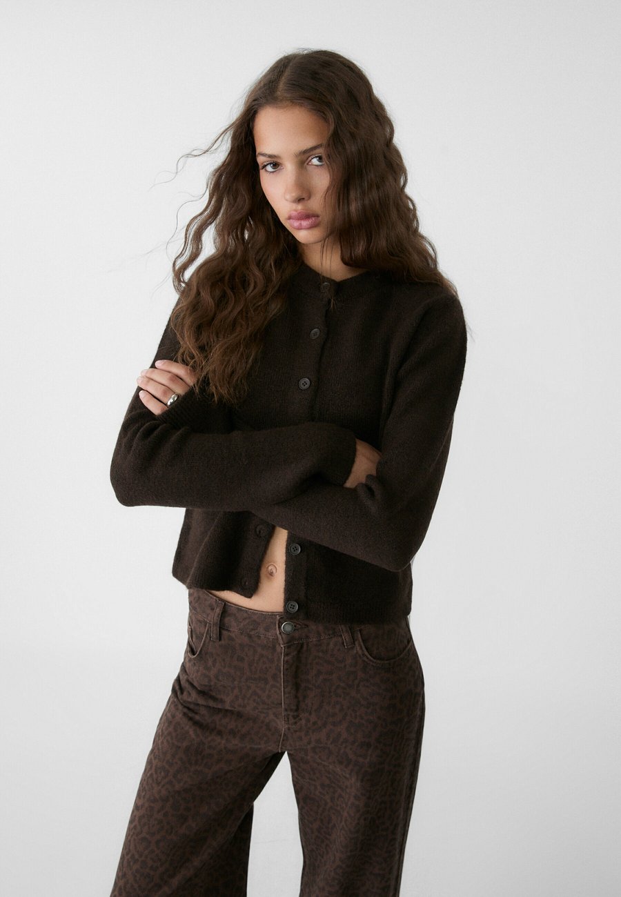 Кардиган Stradivarius BUTTONED, Brown
Кардиган Stradivarius BUTTONED, Brown