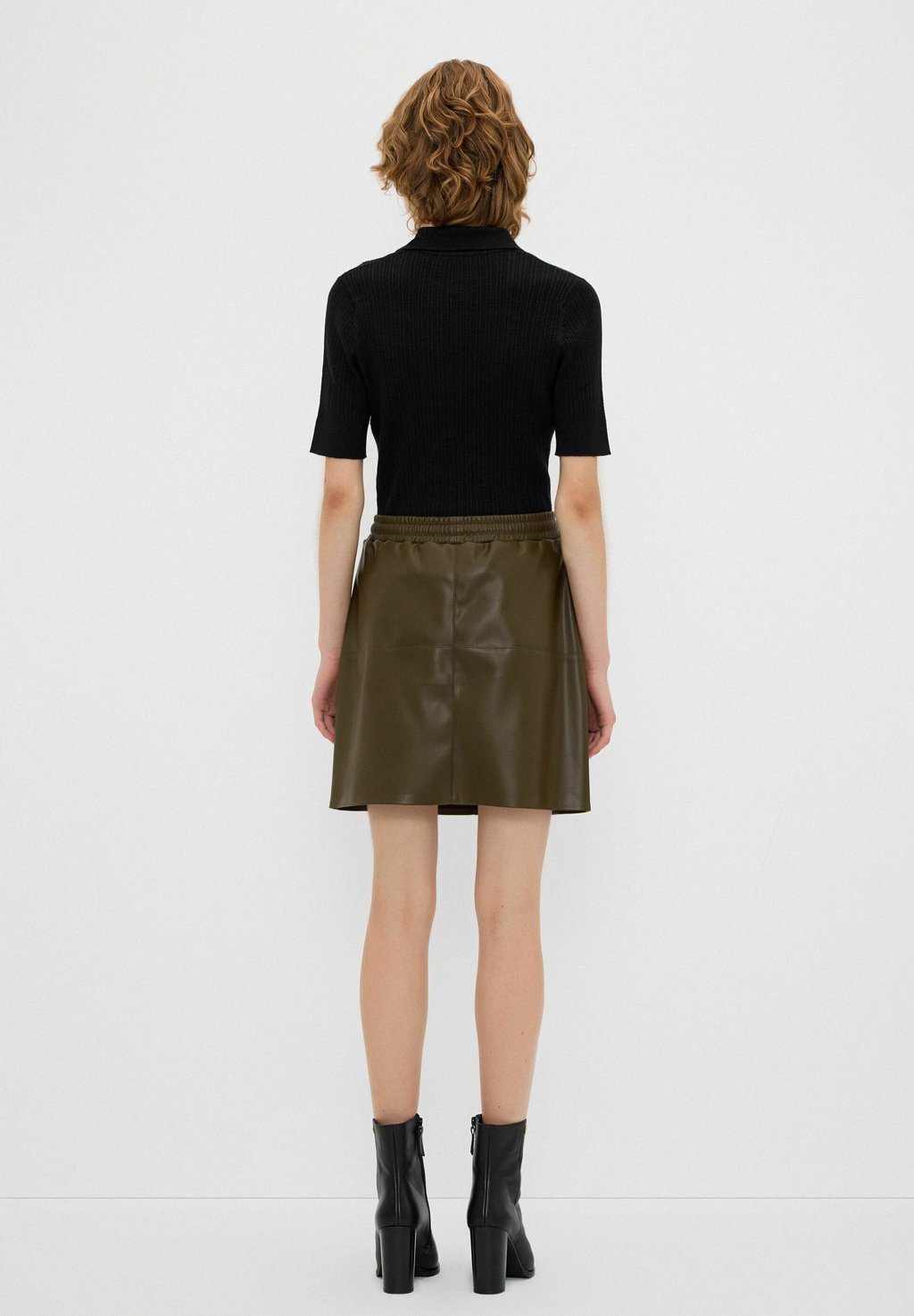 Юбка А-силуэта WITH ELASTIC WAIST adL, темно-зеленый
Юбка А-силуэта WITH ELASTIC WAIST adL, темно-зеленый