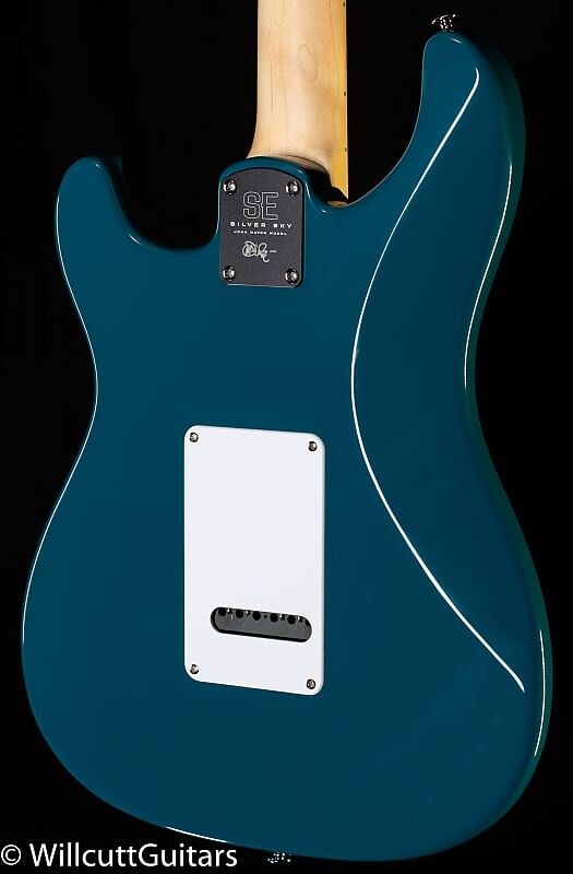 Электрогитара PRS SE Silver Sky Nylon Blue
Электрогитара PRS SE Silver Sky Nylon Blue