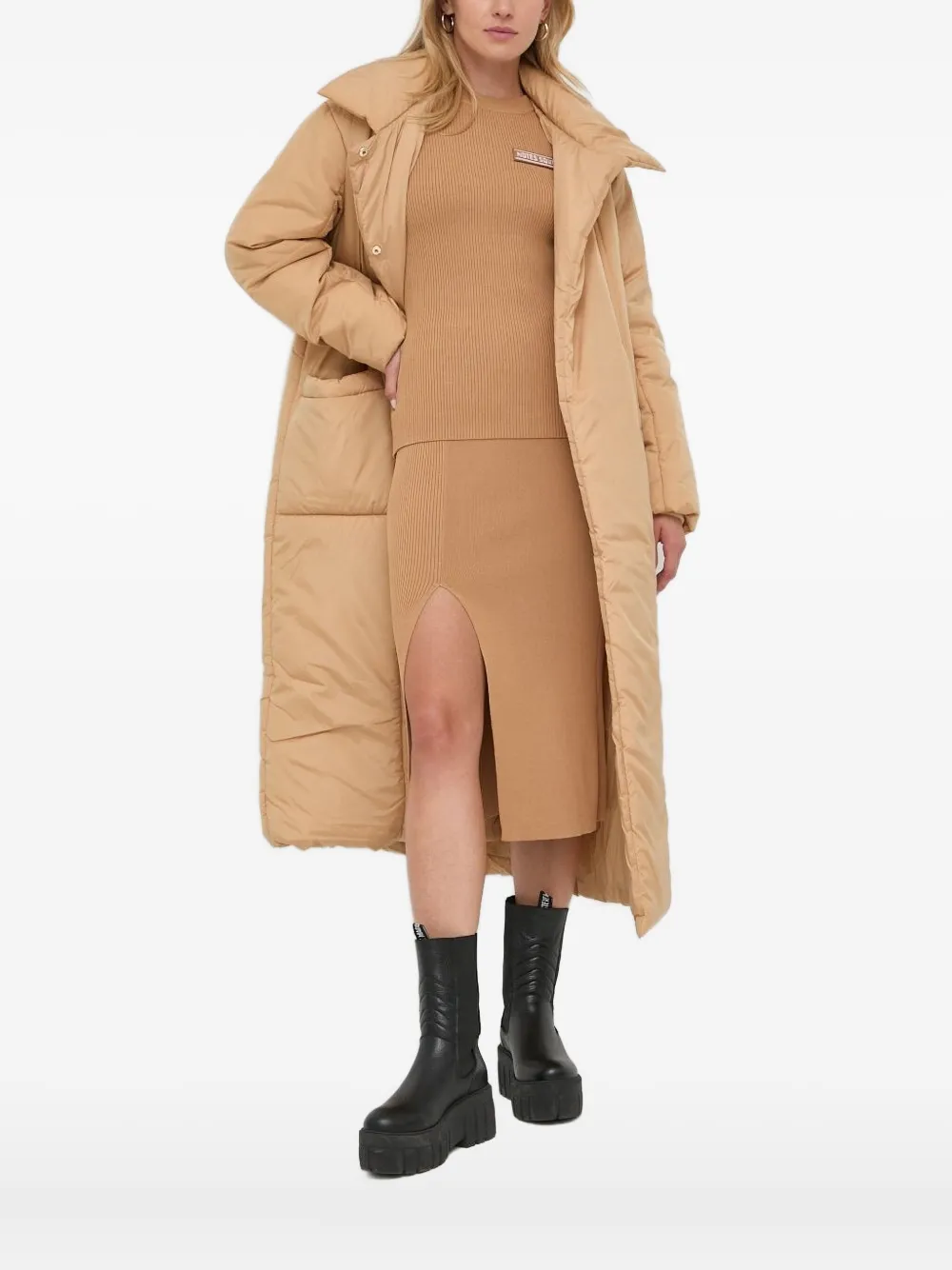 Свитер с заплатками на локтях из ребристой ткани Notes du Nord, коричневый
Свитер с заплатками на локтях из ребристой ткани Notes du Nord, коричневый