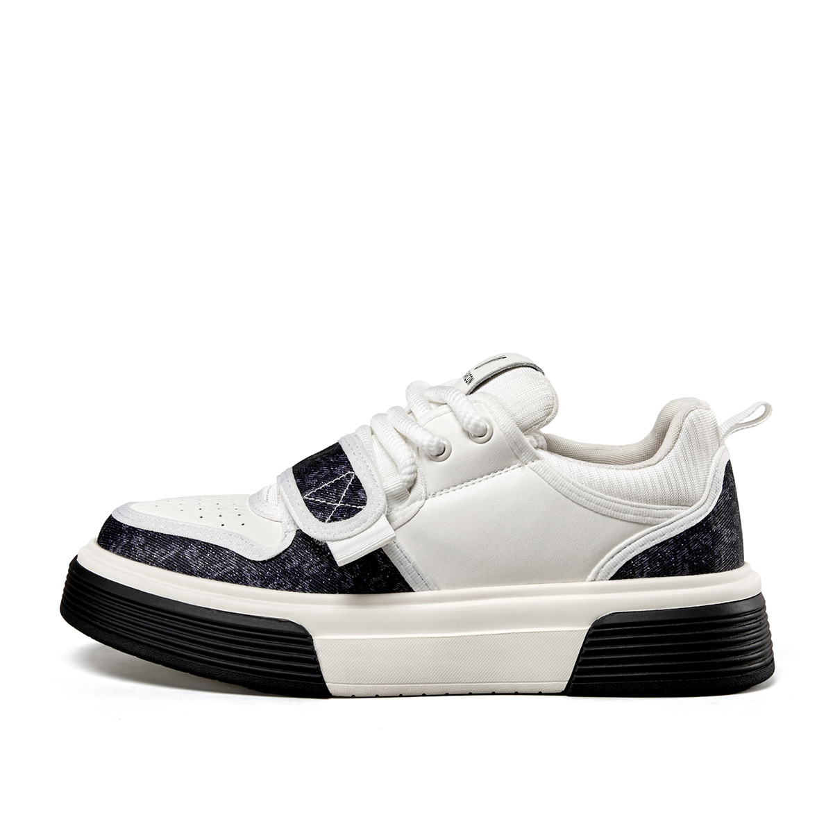 YEARCON Низкие скейтерские кроссовки мужские бело-черные, цвет White/Black
YEARCON Низкие скейтерские кроссовки мужские бело-черные, цвет White/Black