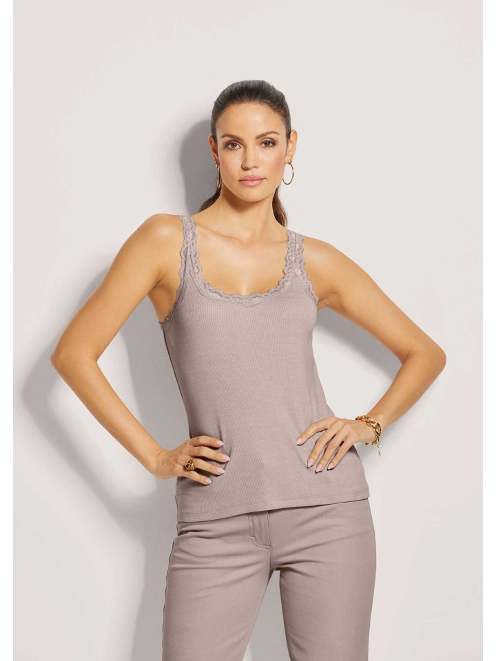 MADELEINE Летний топ без рукавов с элегантным кружевом цвета капучино
MADELEINE Летний топ без рукавов с элегантным кружевом цвета капучино