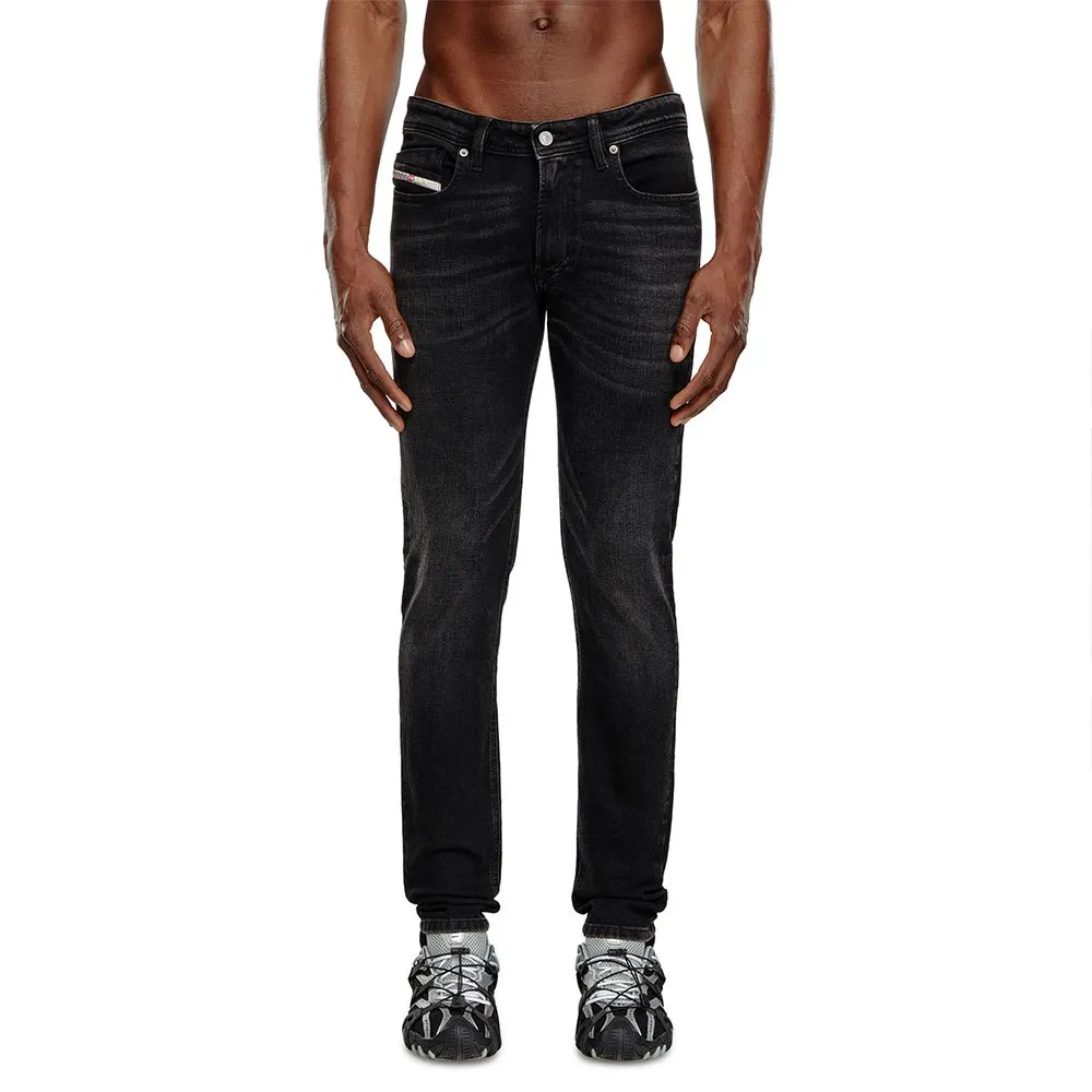 Джинсы Diesel 1979 Sleenker, черный
Джинсы Diesel 1979 Sleenker, черный