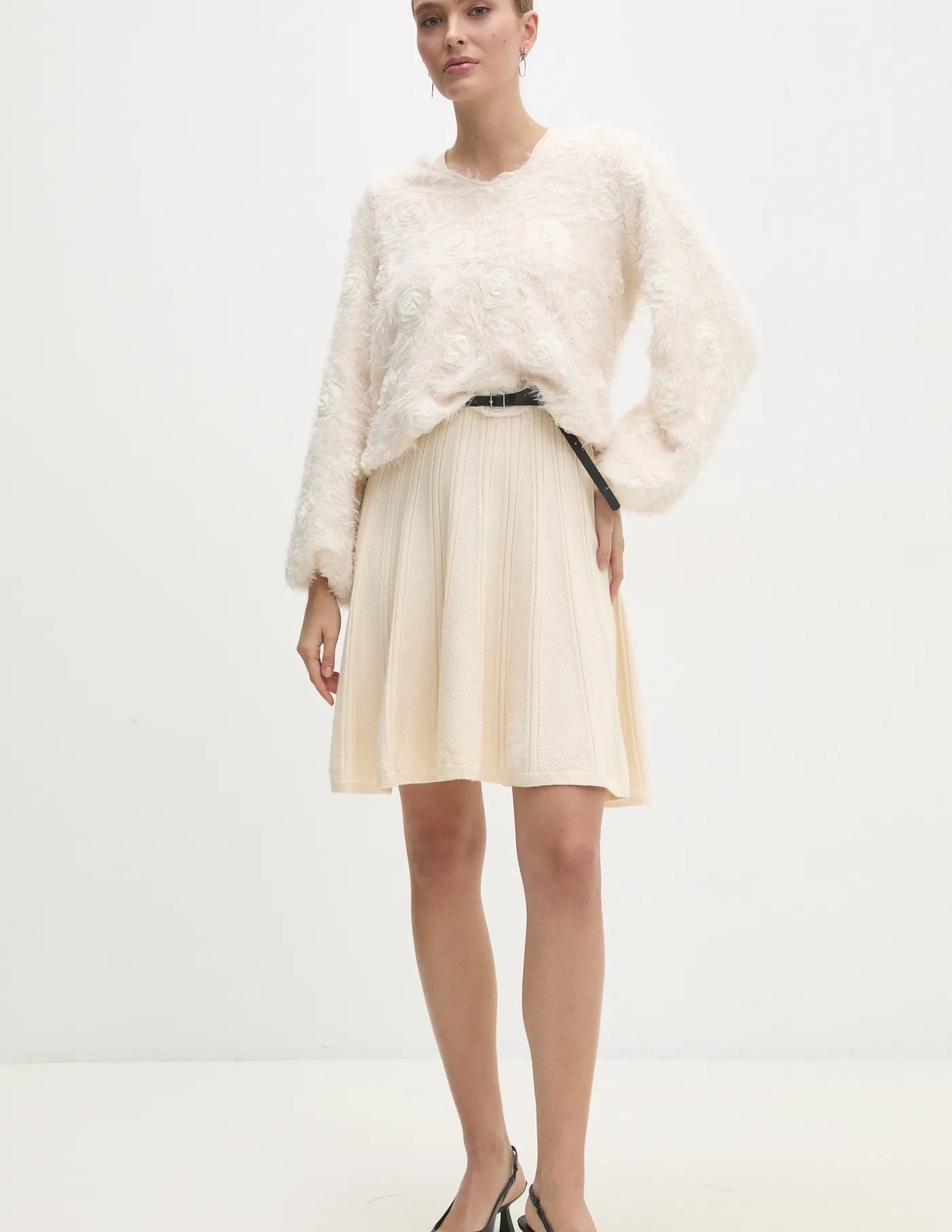 Платье Answear Lab, бежевый
Платье Answear Lab, бежевый