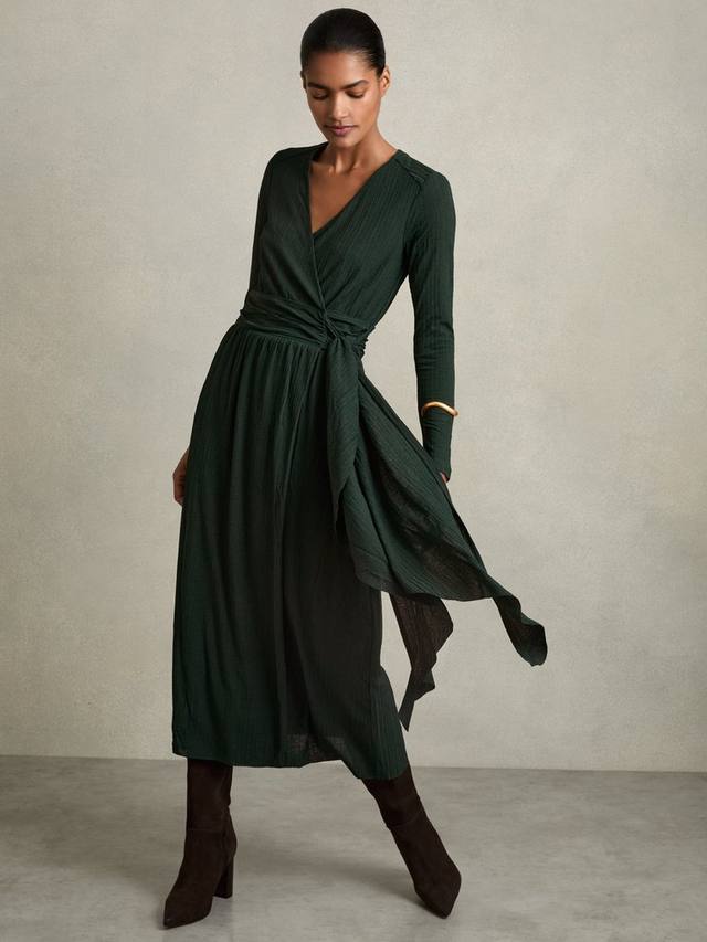 Миди-платье с запахом от мэдлин Reiss, зеленый
Миди-платье с запахом от мэдлин Reiss, зеленый