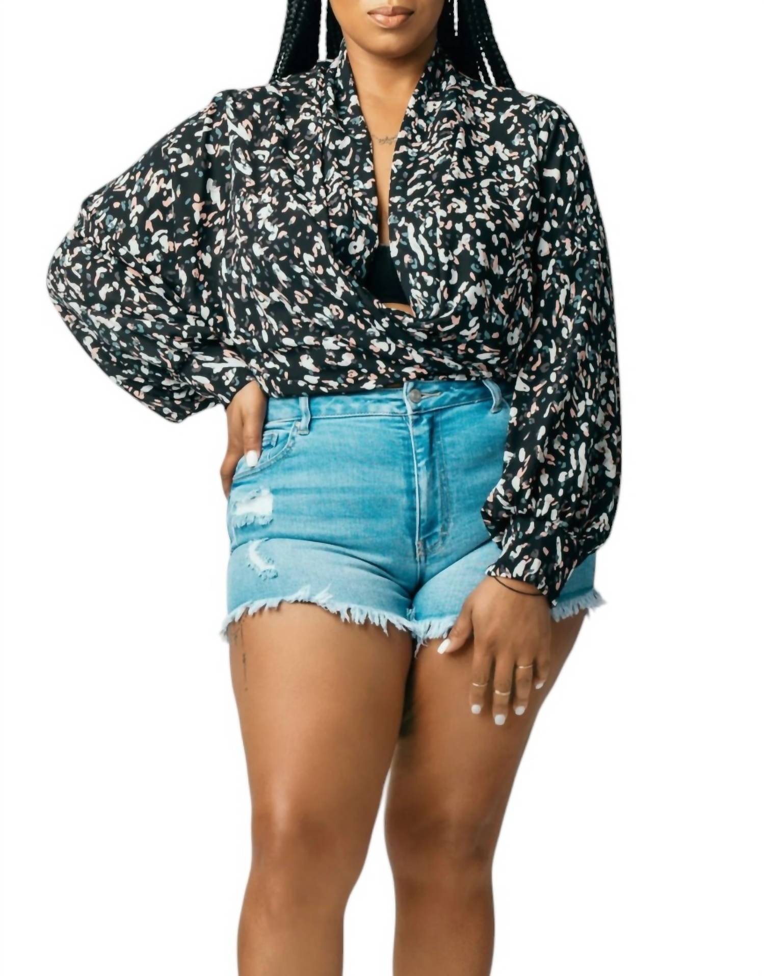 Цветочный топ-кимоно черного цвета Multi Hot & Delicious
Цветочный топ-кимоно черного цвета Multi Hot & Delicious