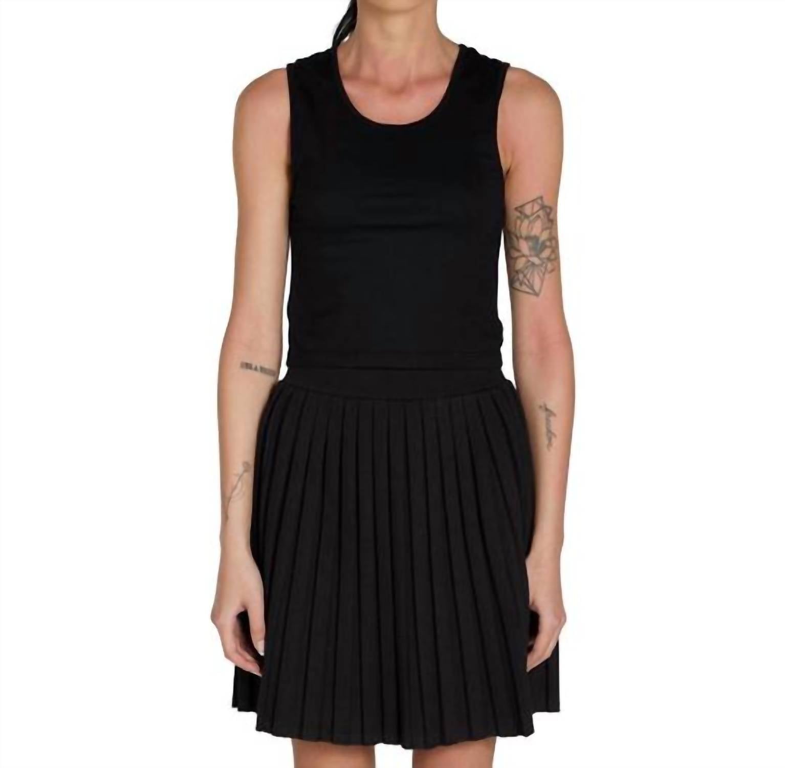 Топ Talya с коротким низом в черном цвете LES TIEN
Топ Talya с коротким низом в черном цвете LES TIEN