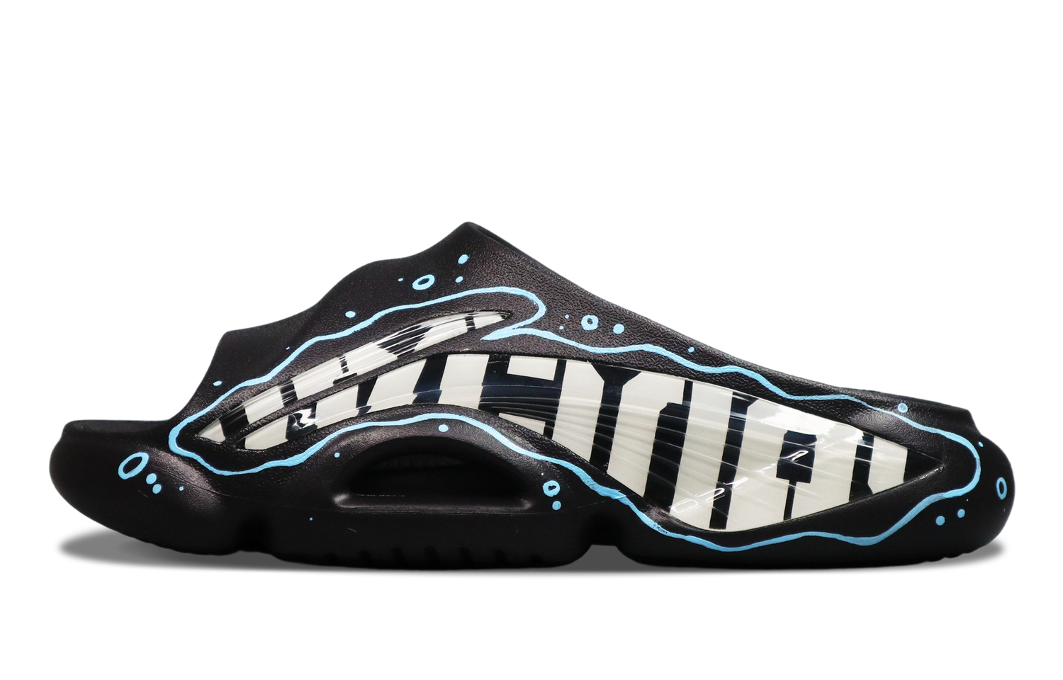 LINING ЛиНинг BadFive SLIDE OG противоскользящие устойчивые к истиранию шлепанцы мужские черно-синие, цвет Black Blue
LINING ЛиНинг BadFive SLIDE OG противоскользящие устойчивые к истиранию шлепанцы мужские черно-синие, цвет Black Blue