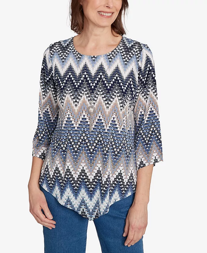 Женский классический топ с объемным принтом и фактурным шевроном Alfred Dunner, синий
Женский классический топ с объемным принтом и фактурным шевроном Alfred Dunner, синий