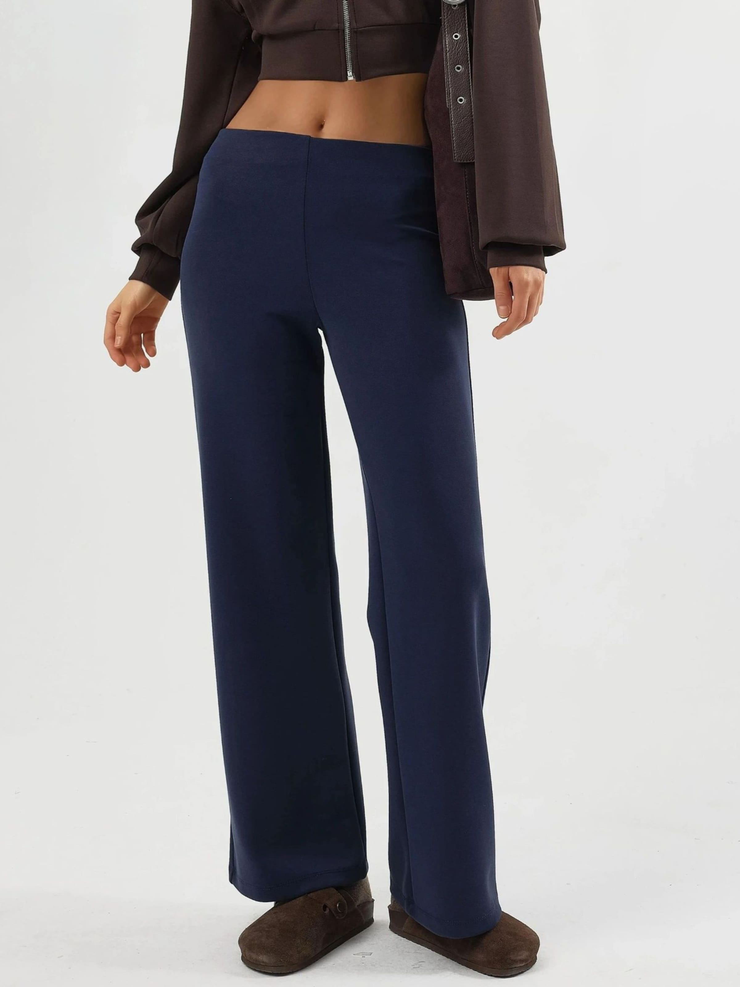 Busem Брюки Regular в морском синем
Busem Брюки Regular в морском синем