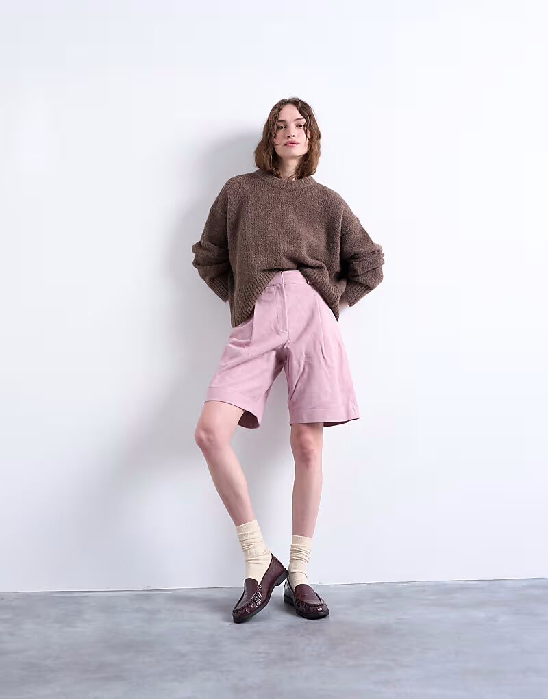 Удлиненные шорты coord из натуральной замши премиум-класса розового цвета Topshop
Удлиненные шорты coord из натуральной замши премиум-класса розового цвета Topshop