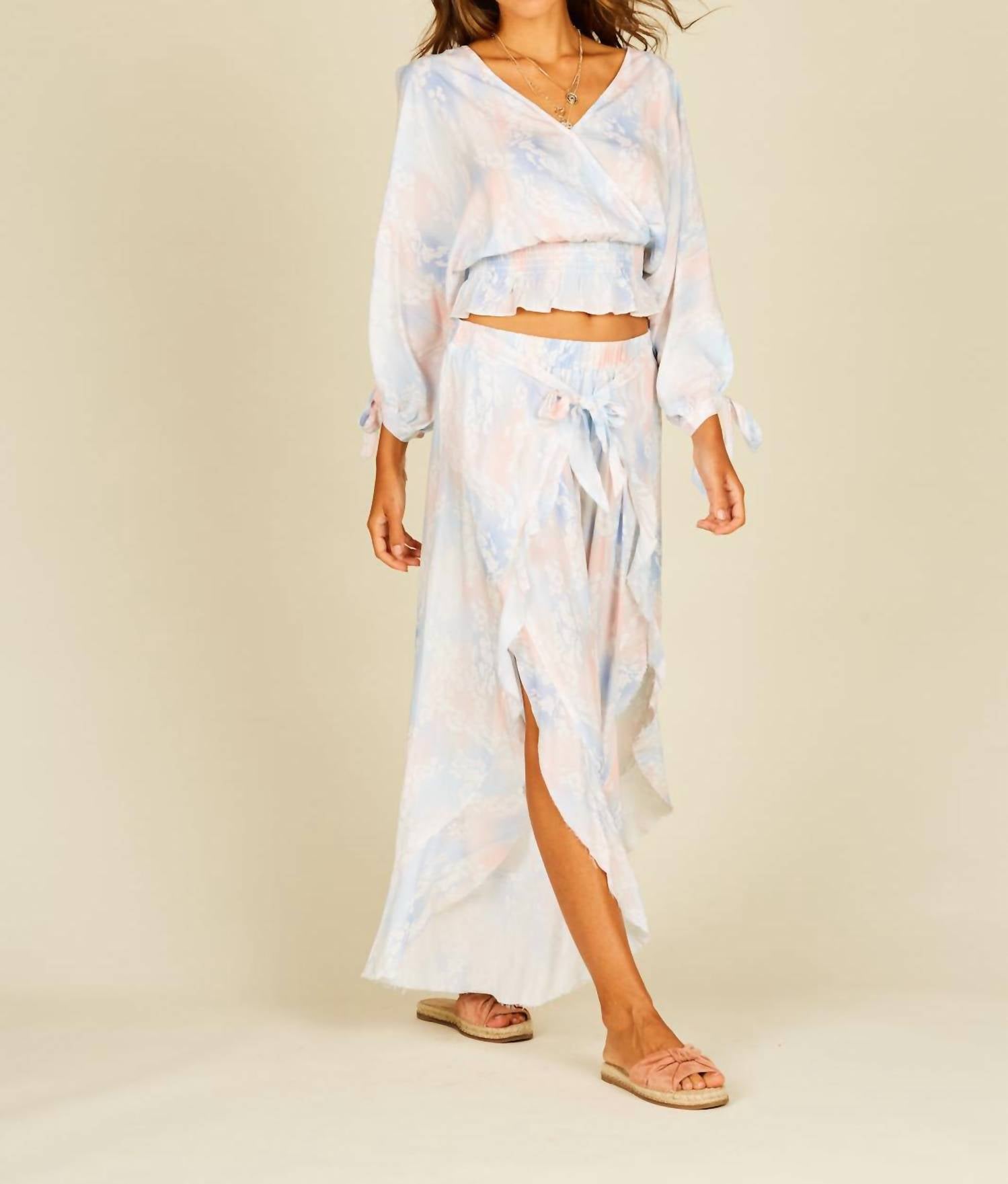 Топ с открытыми плечами и имитацией запаха, в акварельных пастельных тонах ocean drive, цвет watercolor pastels
Топ с открытыми плечами и имитацией запаха, в акварельных пастельных тонах ocean drive, цвет watercolor pastels