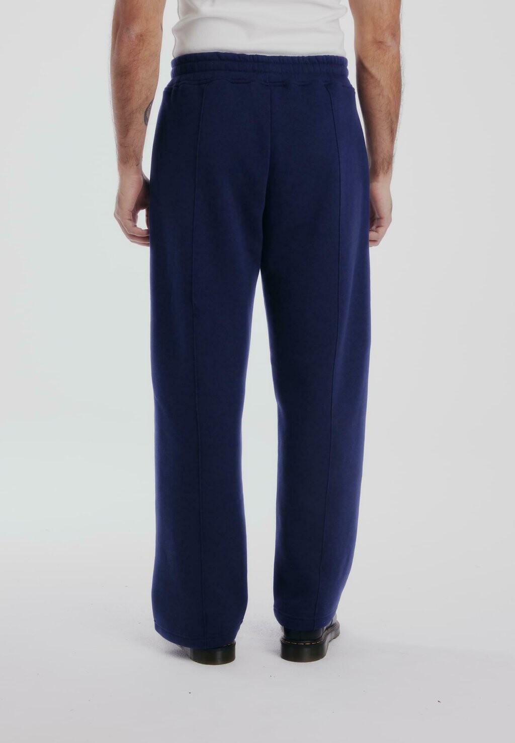 Спортивные брюки Loose PROHIBITED, темно-синие
Спортивные брюки Loose PROHIBITED, темно-синие