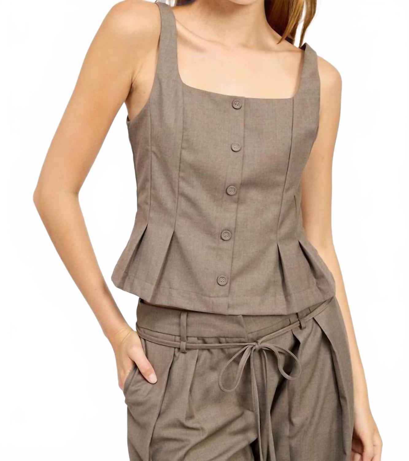 Майка Mirabella без рукавов в цвете тост En Saison, Toast
Майка Mirabella без рукавов в цвете тост En Saison, Toast