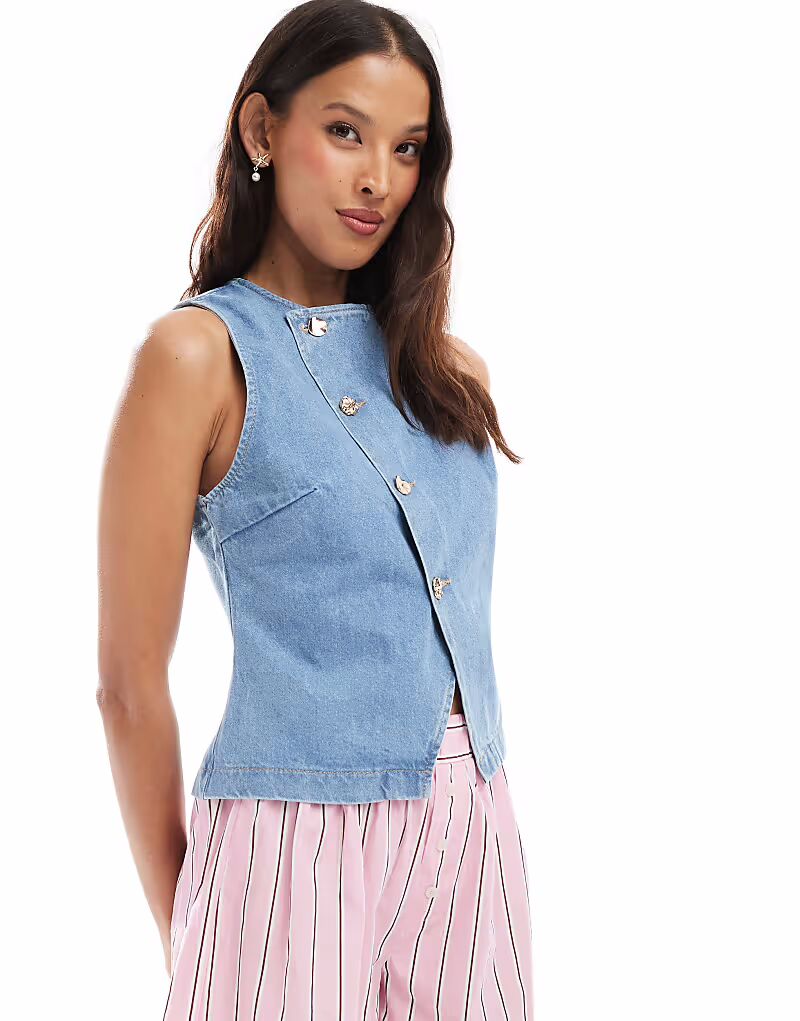 Асимметричный топ с перекрещивающимися бретелями спереди и золотыми пуговицами светло-синего цвета Asos Design
Асимметричный топ с перекрещивающимися бретелями спереди и золотыми пуговицами светло-синего цвета Asos Design