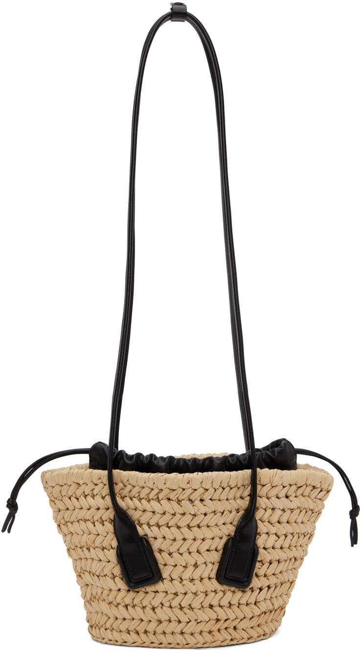 Бежевая маленькая сумка-тоут Arco Натуральный черный Bottega Veneta
Бежевая маленькая сумка-тоут Arco Натуральный черный Bottega Veneta