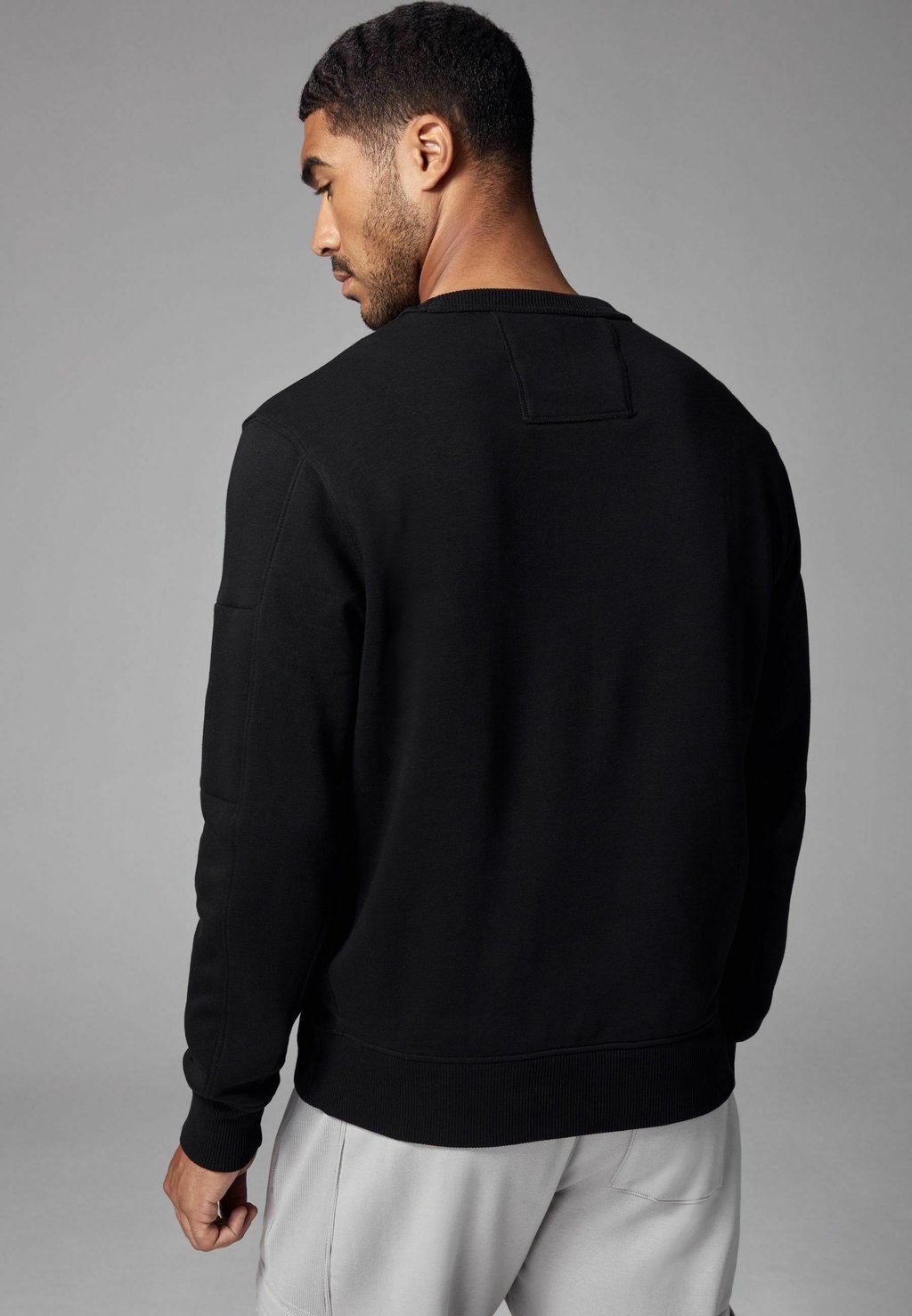 Толстовка UTILITY Next, черный
Толстовка UTILITY Next, черный