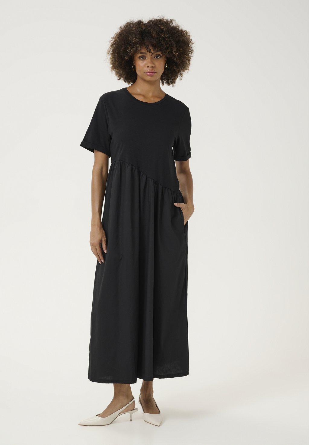 Повседневное платье CUACA Culture, черный 
Повседневное платье CUACA Culture, черный