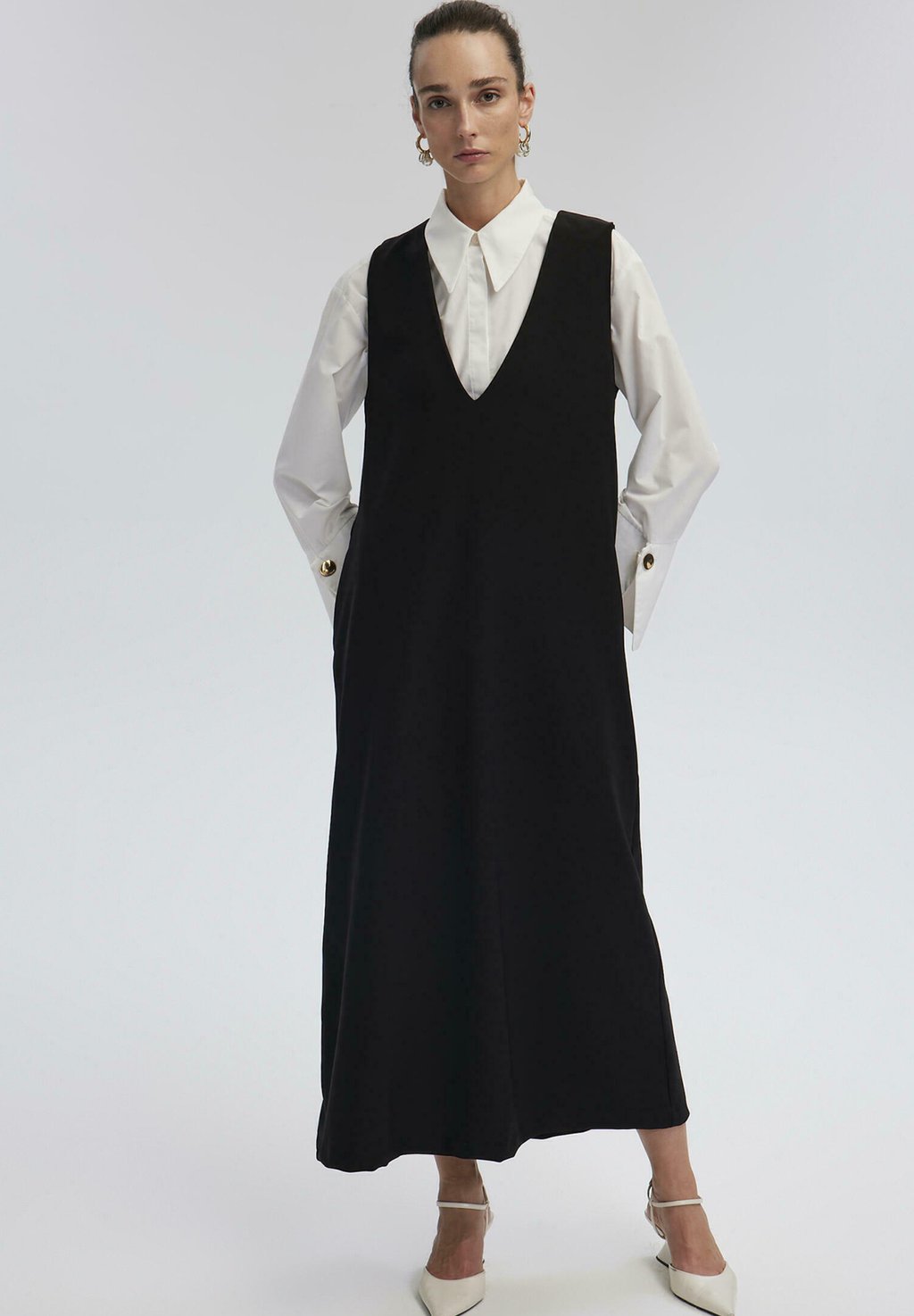 Платье макси Touché Privé, черный
Платье макси Touché Privé, черный