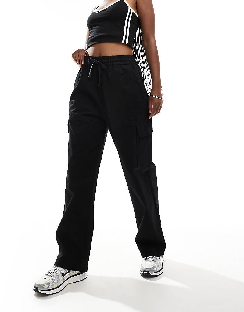 Черные брюки-карго Hera
Черные брюки-карго Hera