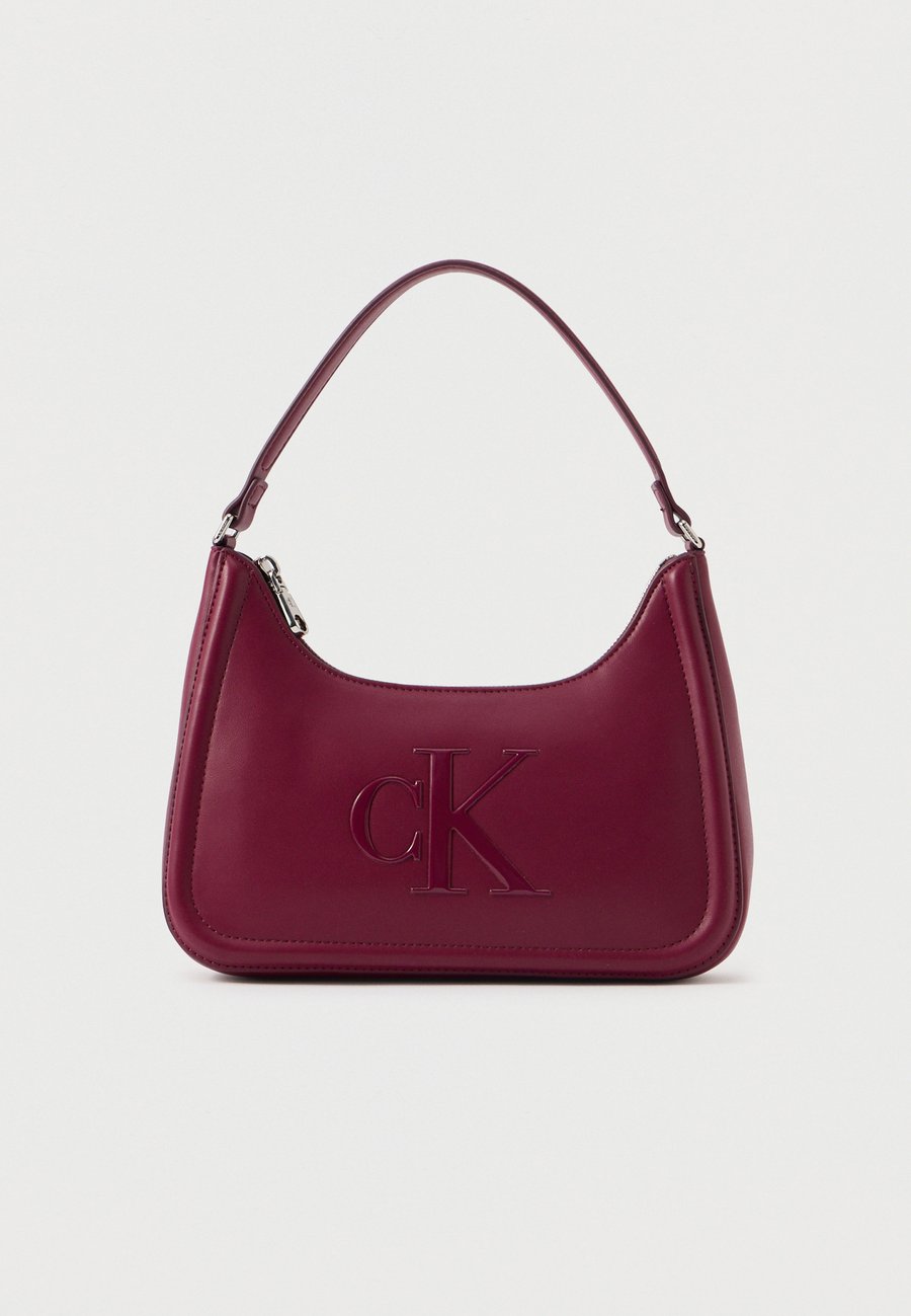 Сумка Calvin Klein BOLD SMALL SHOULDER BAG, Alluring Pink/Bordeaux
Сумка Calvin Klein BOLD SMALL SHOULDER BAG, Alluring Pink/Bordeaux