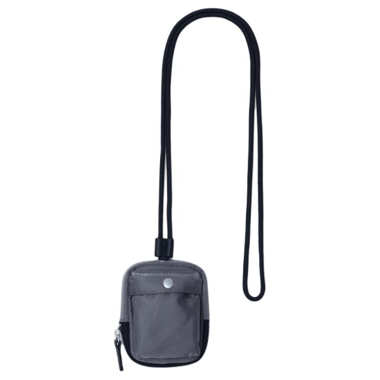 Мини-нейлоновая сумка-кроссбод унисекс серый COS
Мини-нейлоновая сумка-кроссбод унисекс серый COS