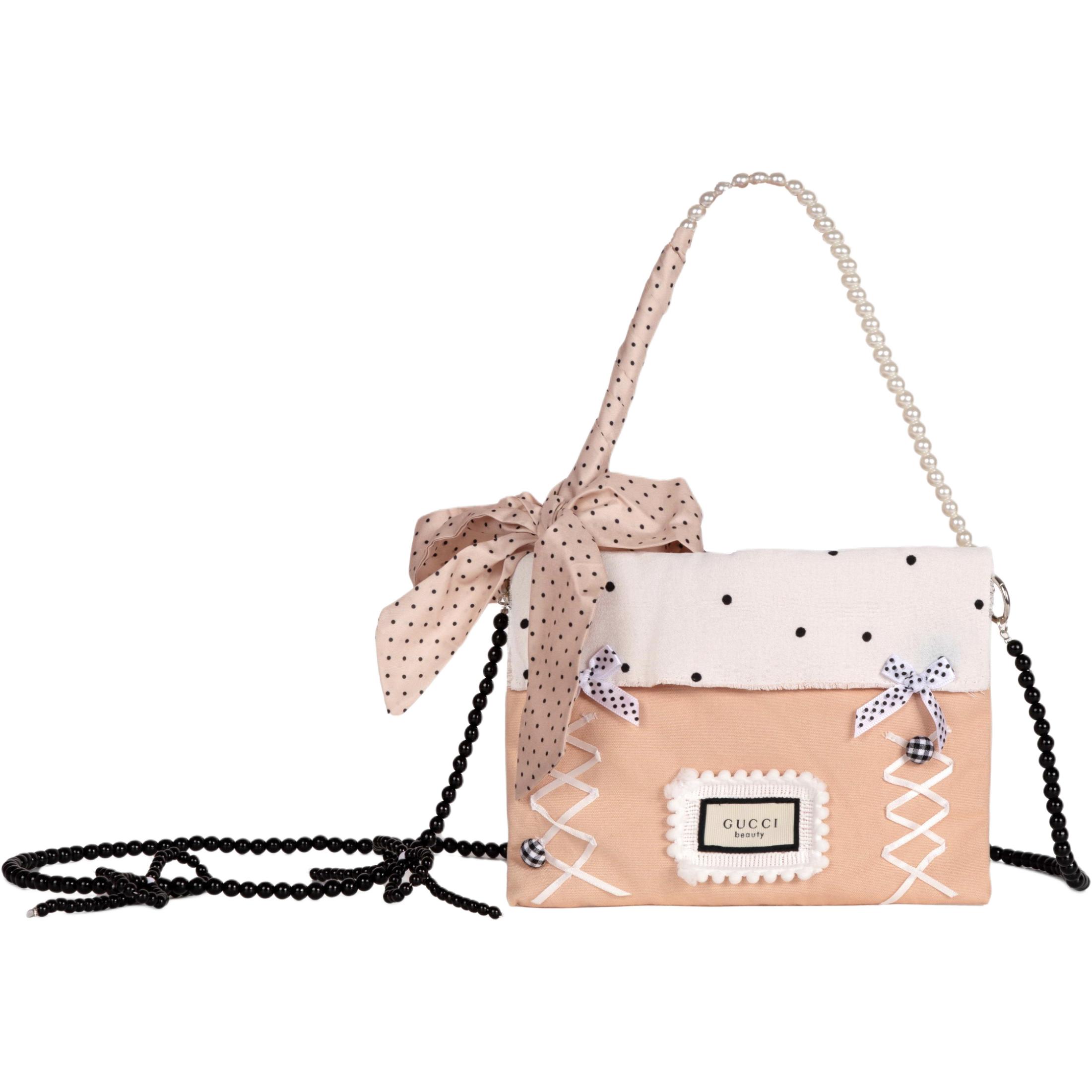 Косметичка женская GUCCI
Косметичка женская GUCCI